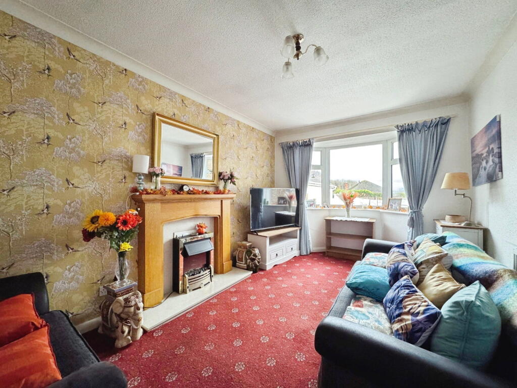 33 Gillian Drive, Rhyl, LL18 4TB photo 3