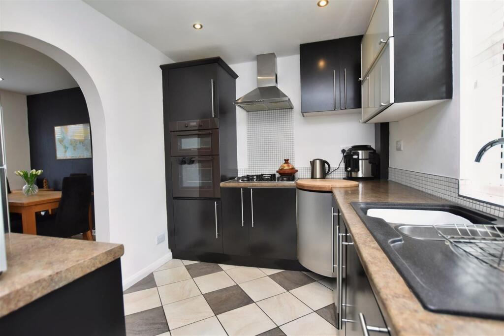 House in Wrexham, Hightown, Offa - View 5