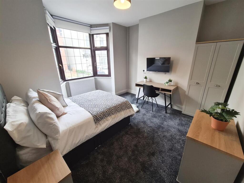 Main image of property: New Road, Dudley