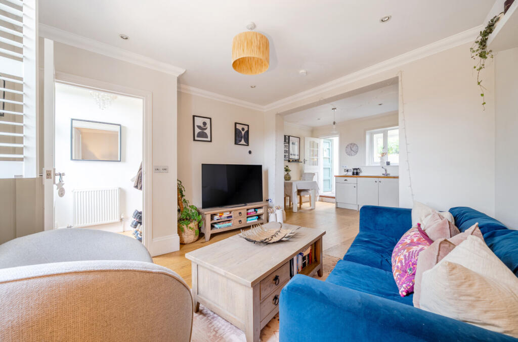 House in Waverley, Crownpits, Godalming - View 3