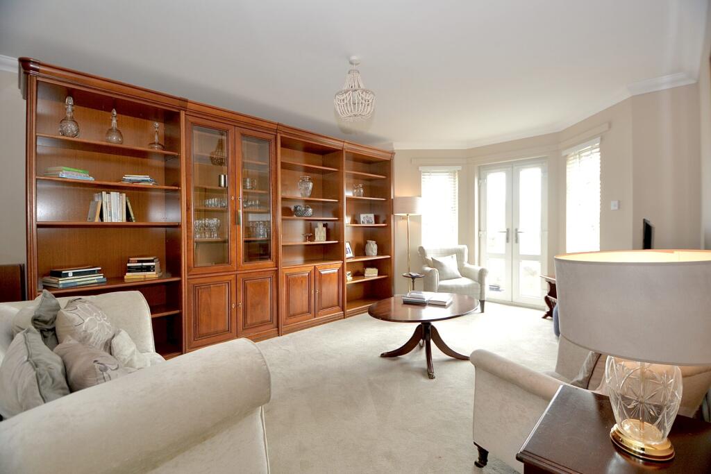 8A Barassiebank Lane, Troon, KA10 6RW photo 3
