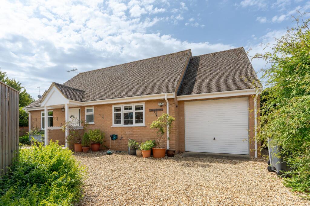Main image of property: Shipton Road, Woodstock, OX20