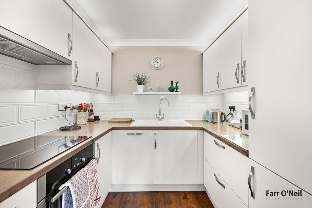 Apartment in Ilford - View 2