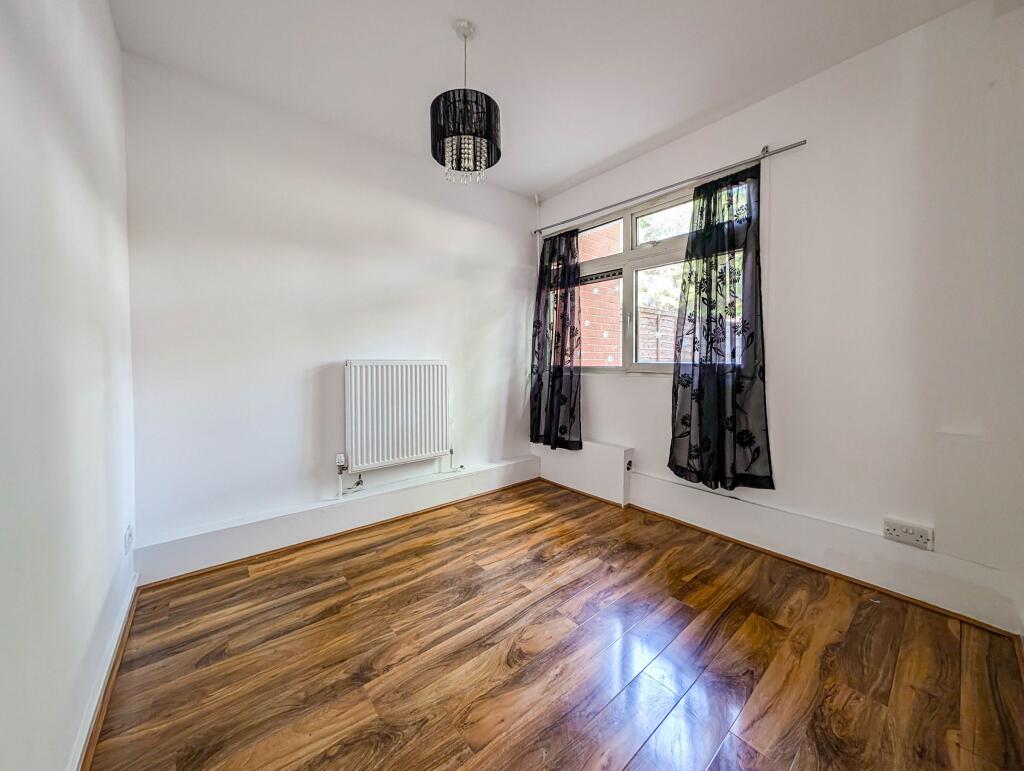Apartment in London, Hyacinth Neighbourhood, Roehampton - View 4