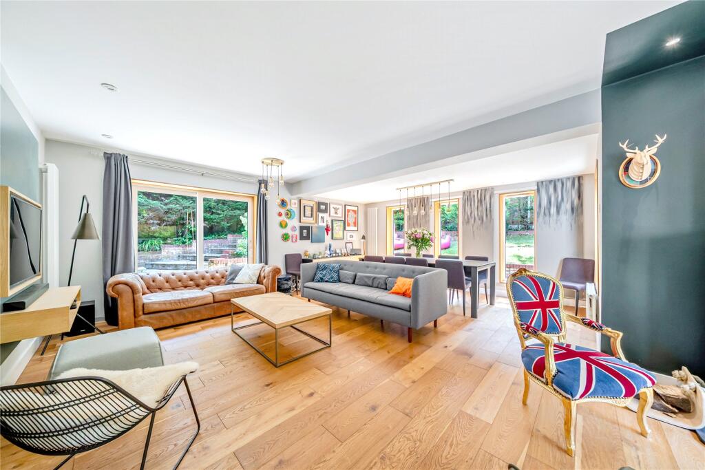 House in Surrey Heath, Surrey - View 5