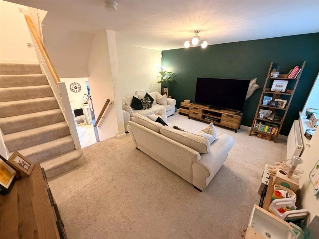 College Drive, Horwich, Bolton, Greater Manchester, BL6 photo 2