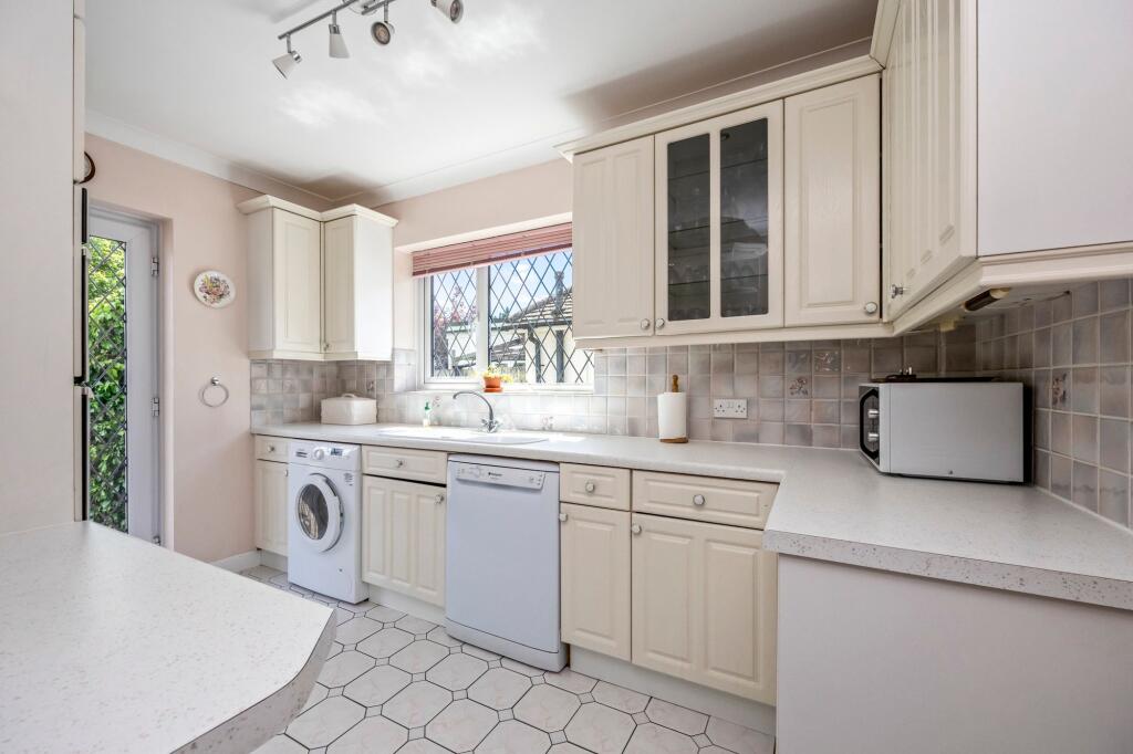 Mackie Avenue, Hassocks, BN6 photo 4