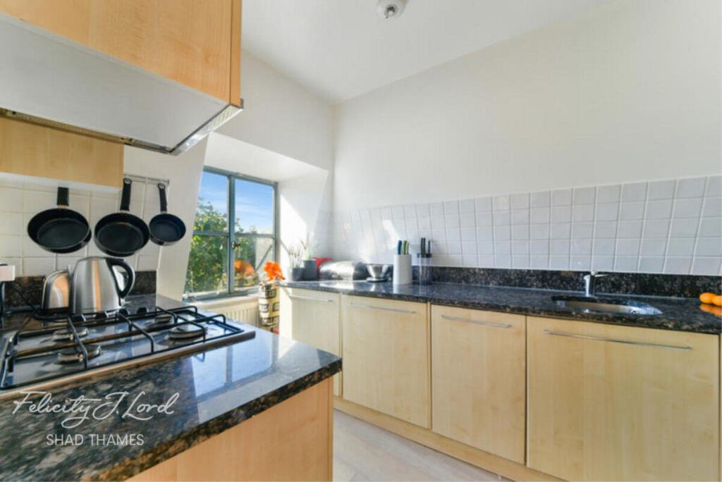 Apartment in London - View 5