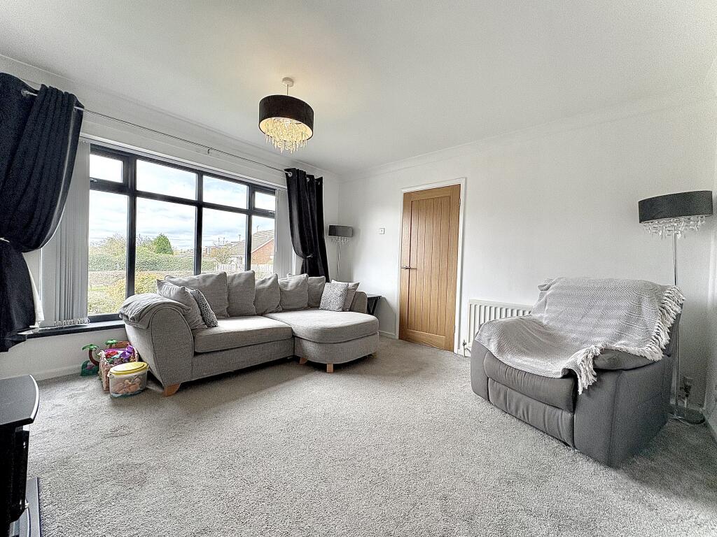 Greenslade Road, SEDGLEY, DY3 3QL photo 4