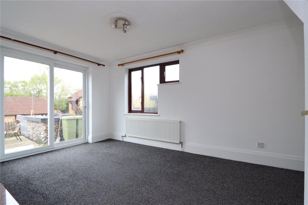 Edmund Court, Shenley Church End, Milton Keynes, Buckinghamshire, MK5 photo 2