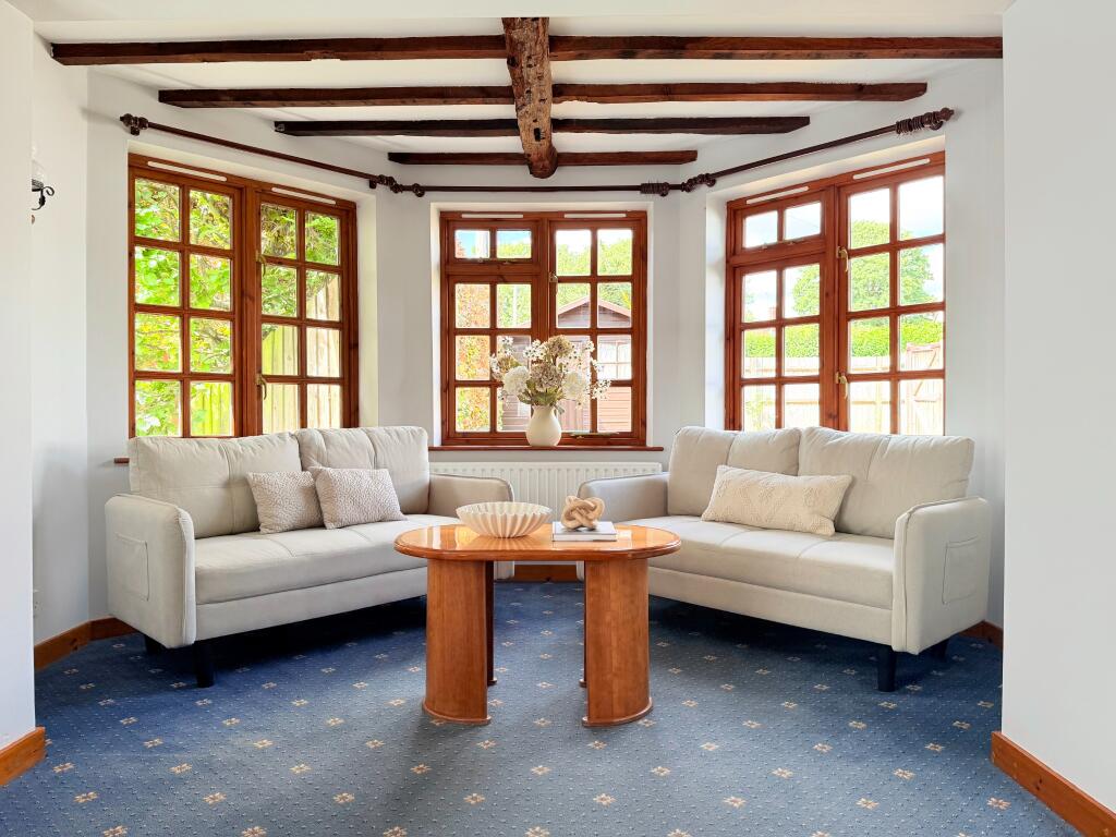 House in Southampton - More