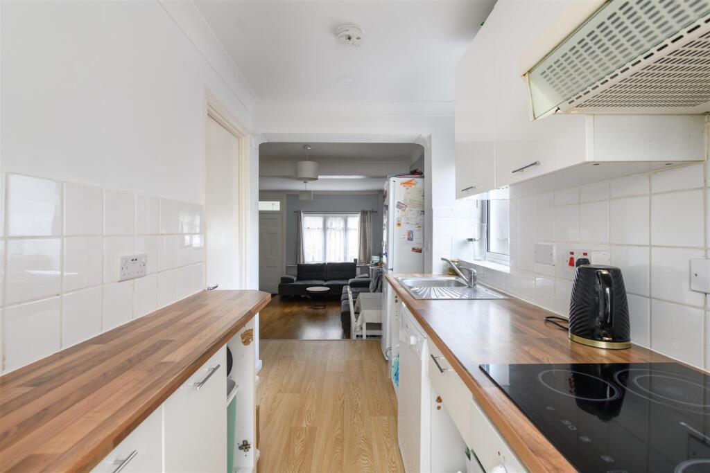 House in London - View 5