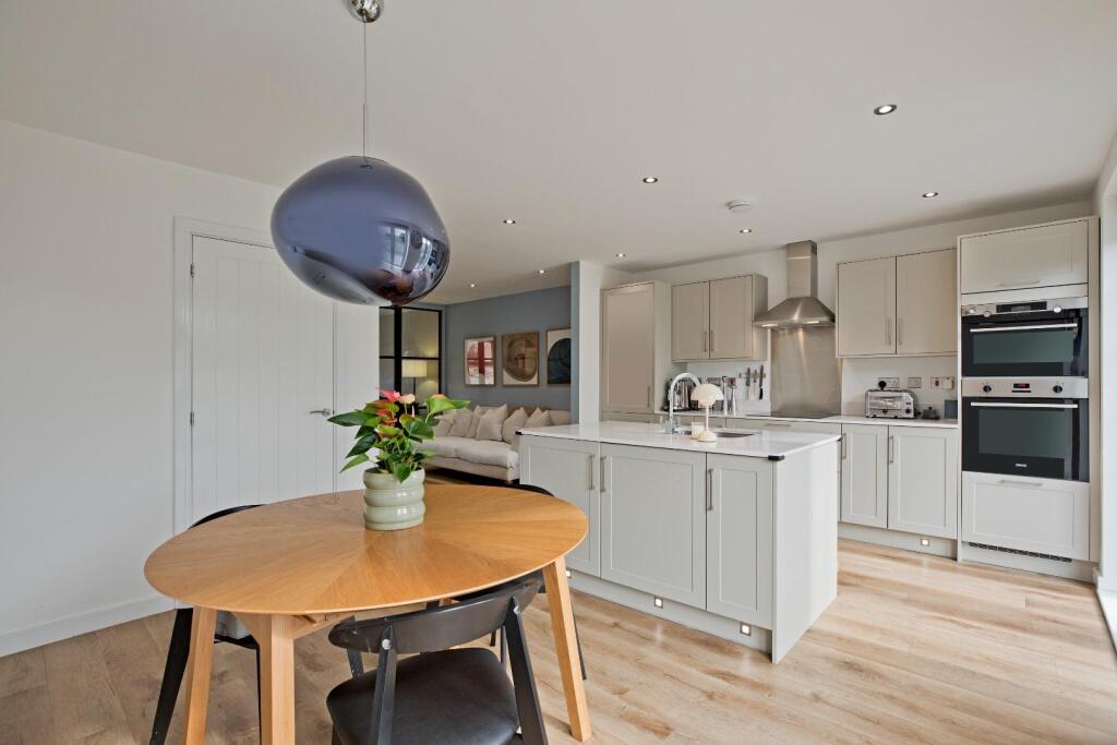 House in Bradford, St John's View, Menston - View 2