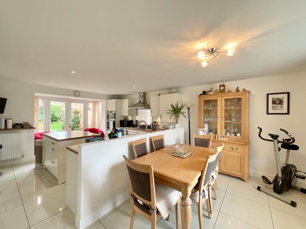 House in Crewe, Meadow View, Coppenhall - More