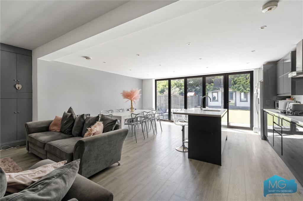 Main image of property: Petworth Road, London, N12