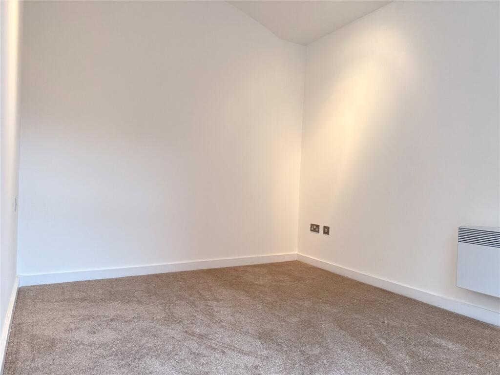 Apartment in Leeds - More