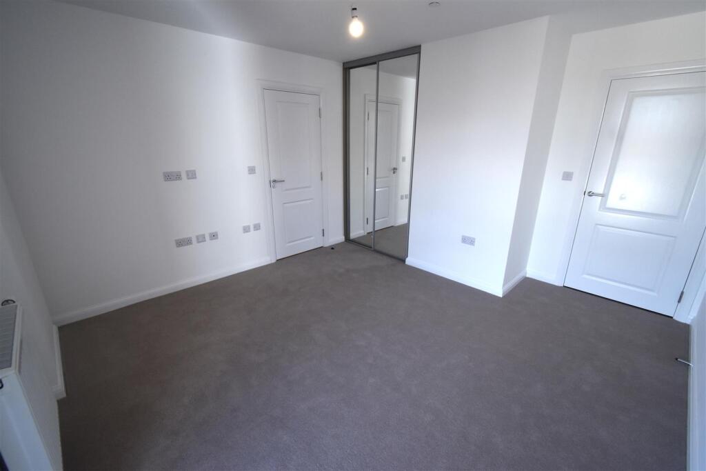 Apartment in Dartford, Kent - View 5