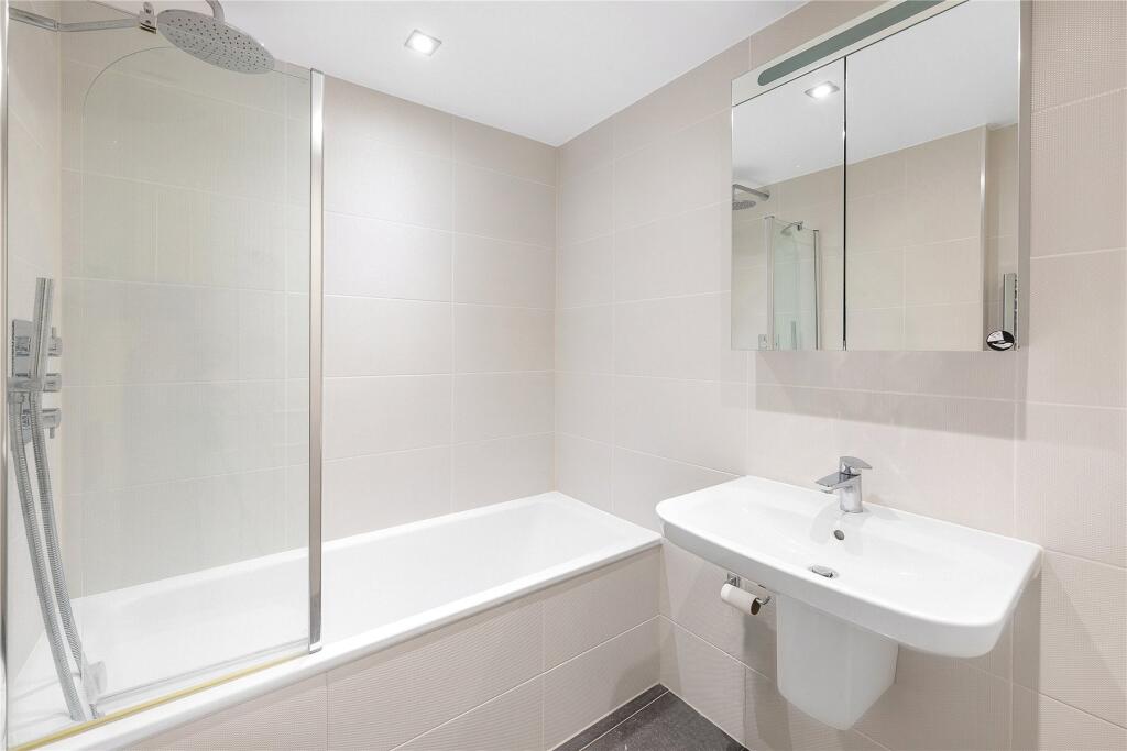 4 bedroom flat for rent