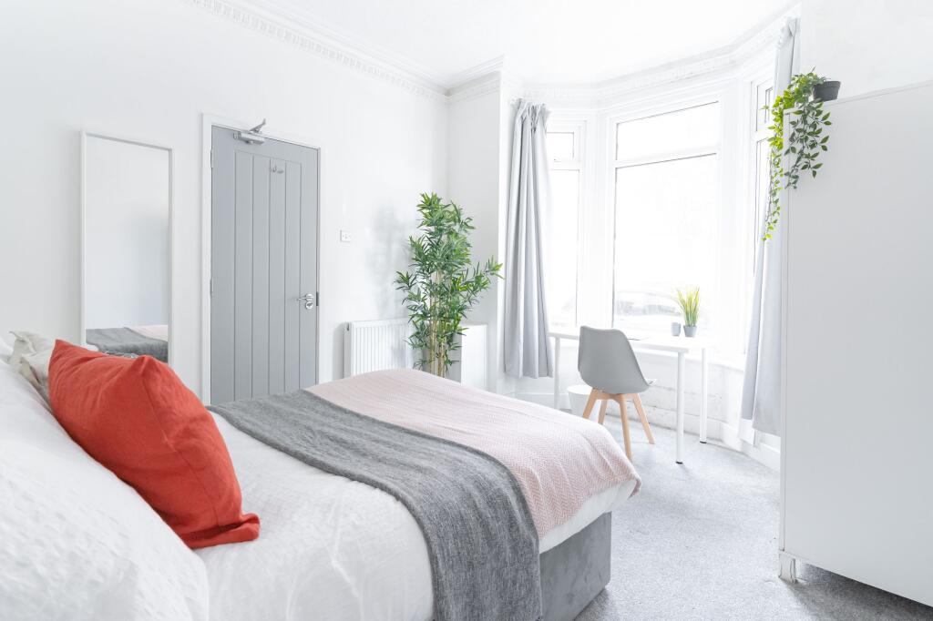 House in Portsmouth - View 3