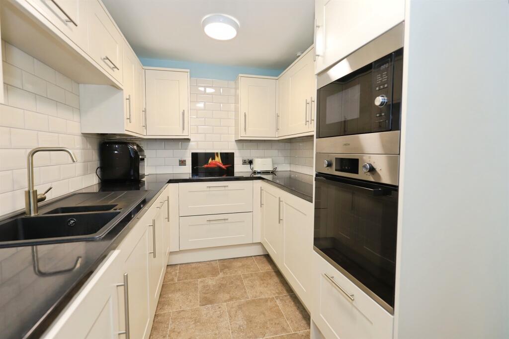 Austcliffe Lane, Cookley, KIDDERMINSTER photo 4