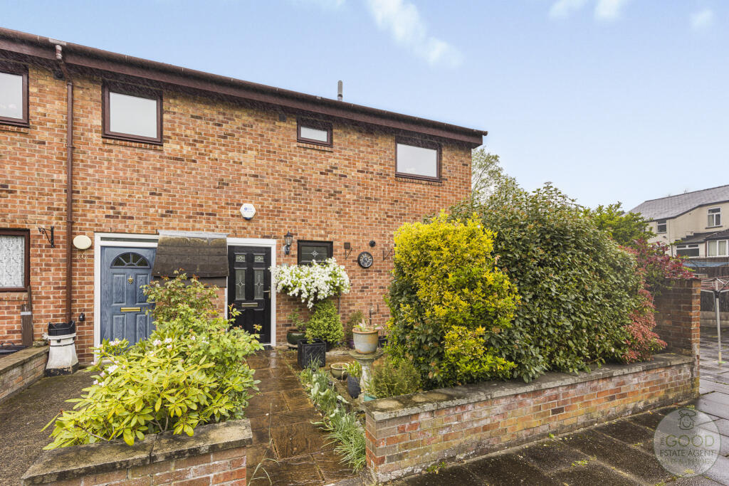 2-bed flat on 16 South Acre Drive, Handforth, Wilmslow, Cheshire, SK9 3HN, £169,950