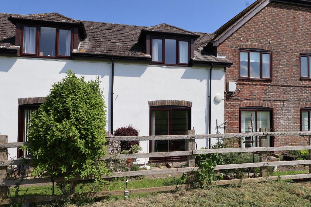 Swallow Court, Clanfield - More