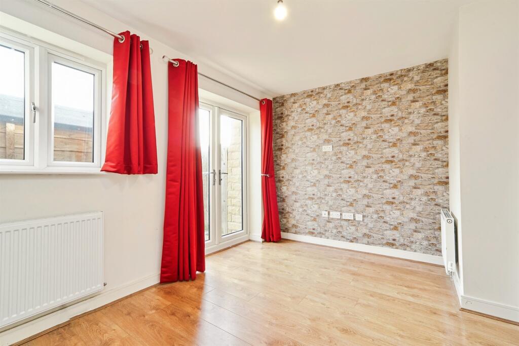 House in Bradford, West Yorkshire - View 4