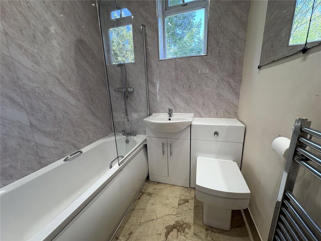 House in Tameside, Greater Manchester - More