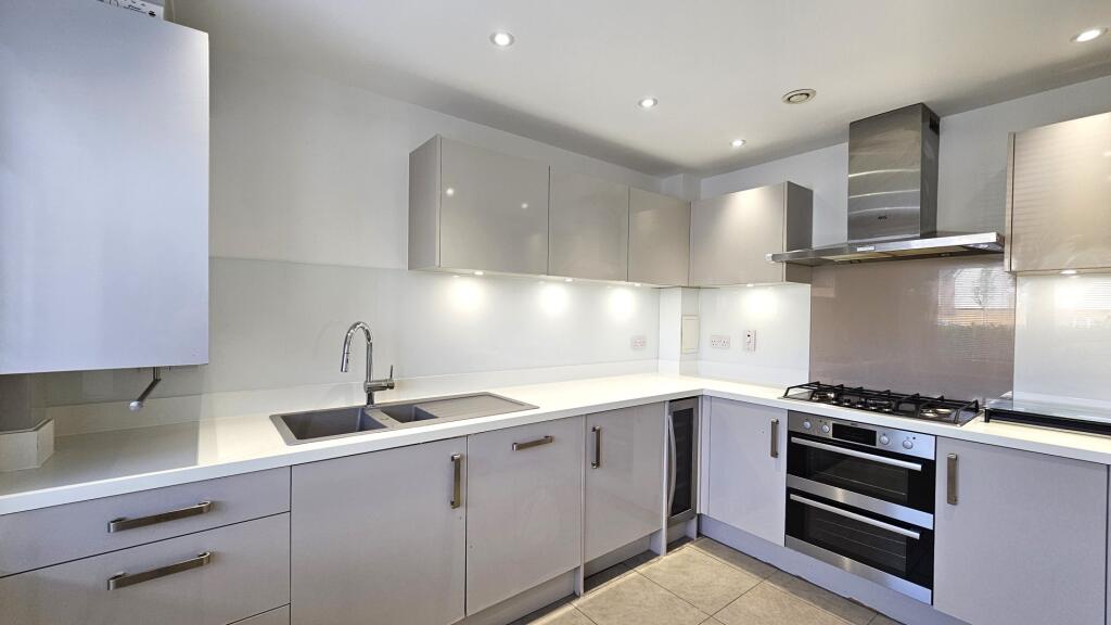 House in Dartford - View 5