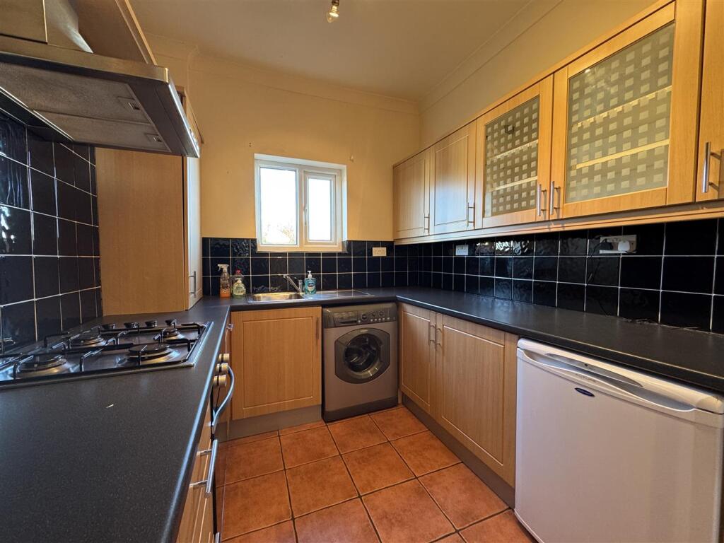 House in Barnsley, Higham - View 2