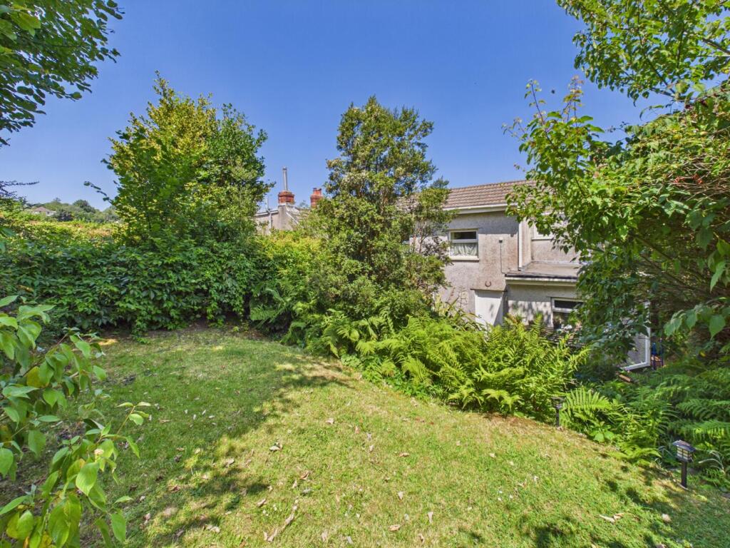 House in Craig-cefn-parc, Mawr - More
