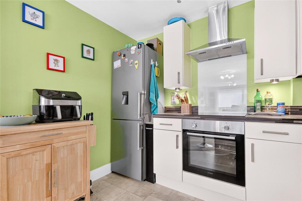 Apartment in Reading - View 5