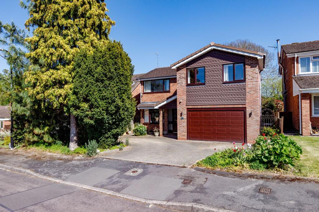 Main image of property: The Hamlet, Leek Wootton, Warwick CV35