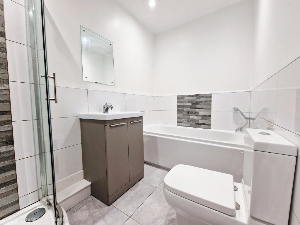 Apartment in Darwen, Sough - View 5