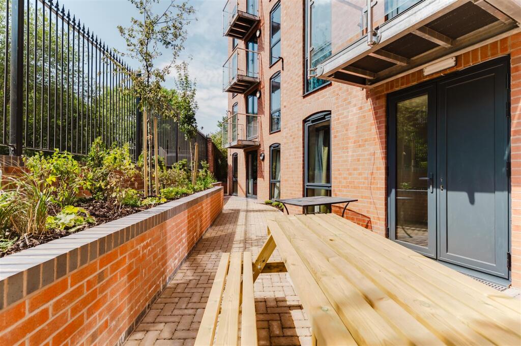 Apartment in Coventry - View 2