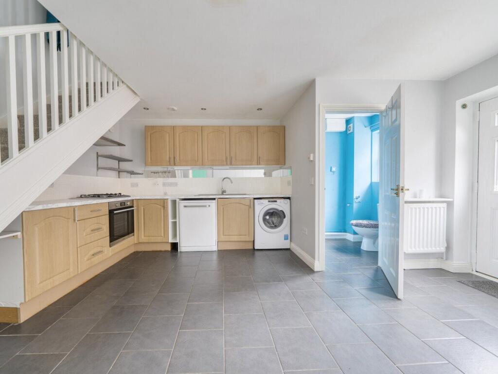 House in Glastonbury, Somerset - View 2