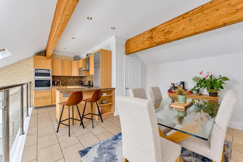 Apartment in London - View 4