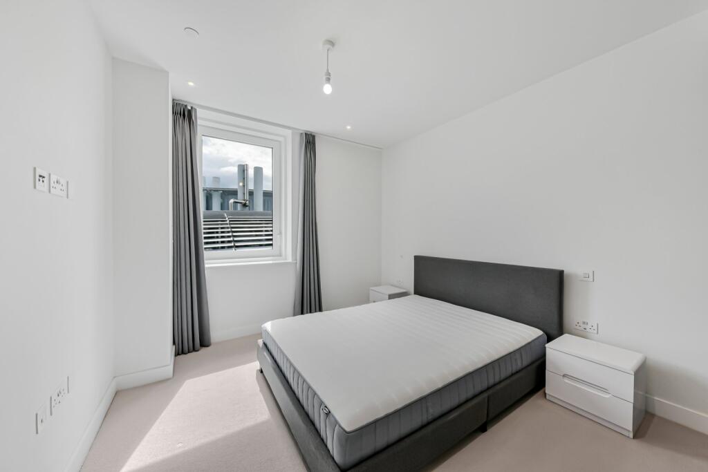 Apartment in London, Somers Town - View 2