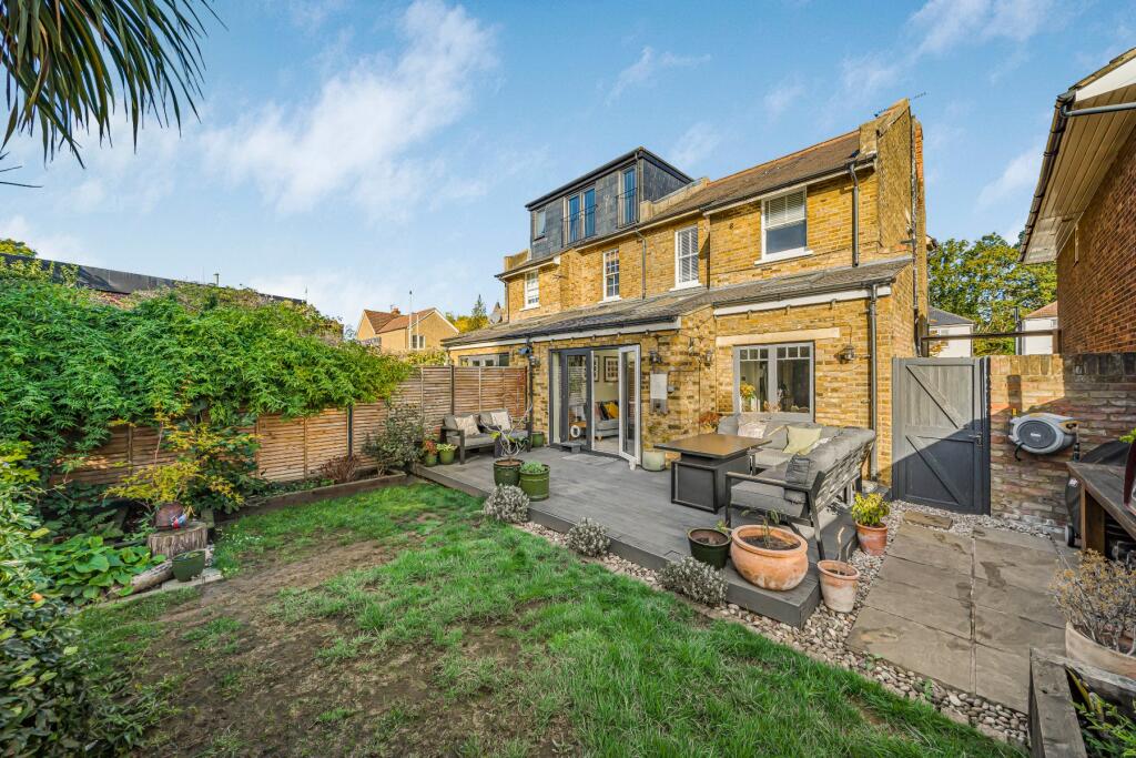 Felcott Road, Hersham, Walton-on-Thames, Surrey, KT12 photo 4