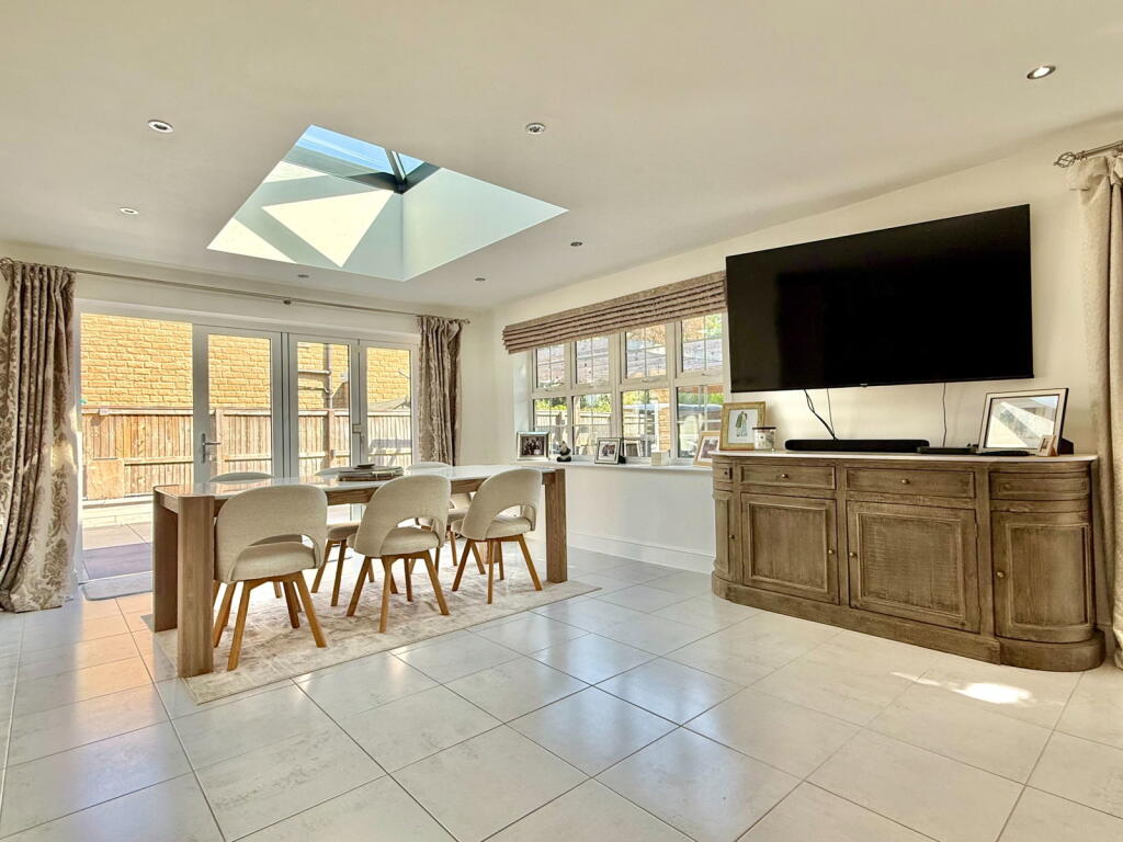 Thorp Arch ~ Walton Place, LS23 photo 4