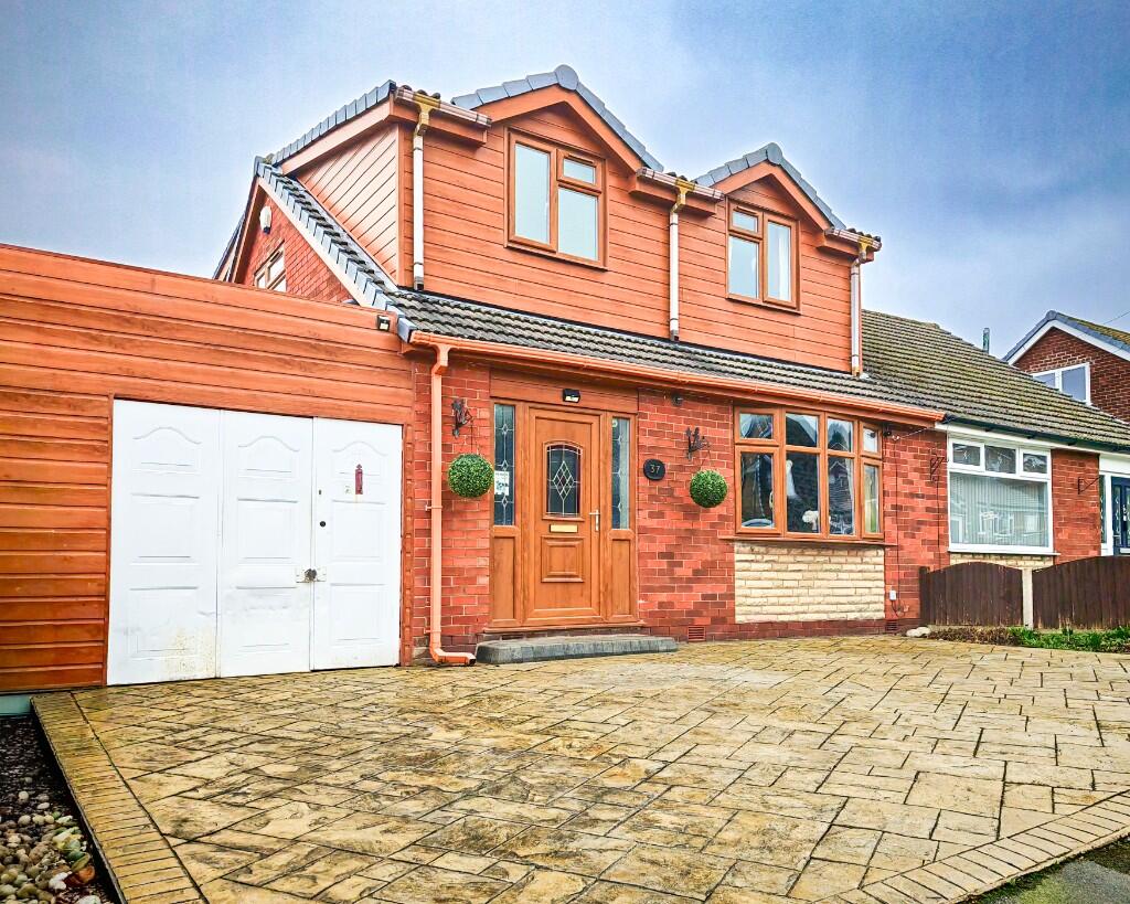 Main image of property: Grosvenor Crescent, Hyde, Greater Manchester, SK14