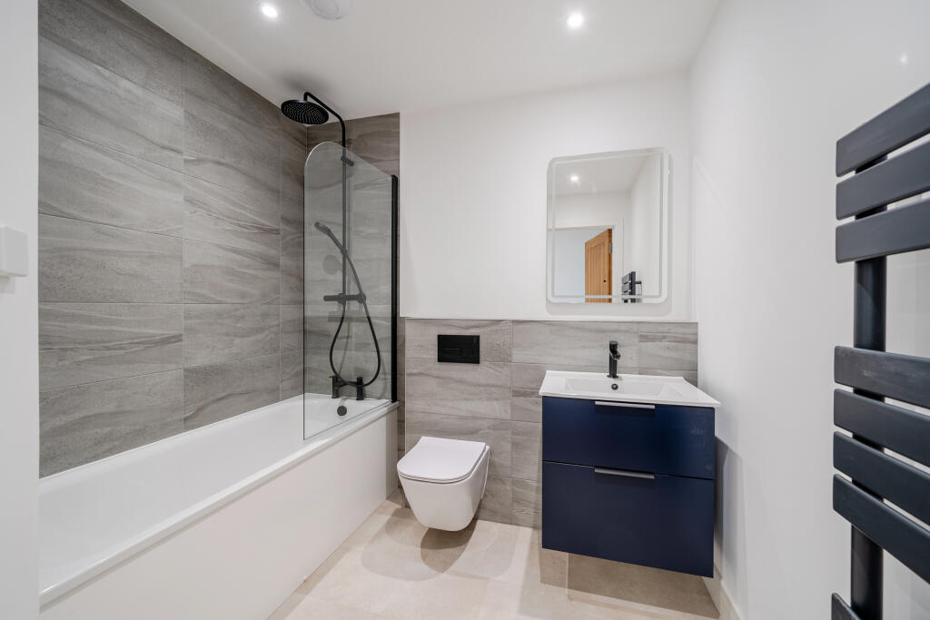 Apartment in Truro - More