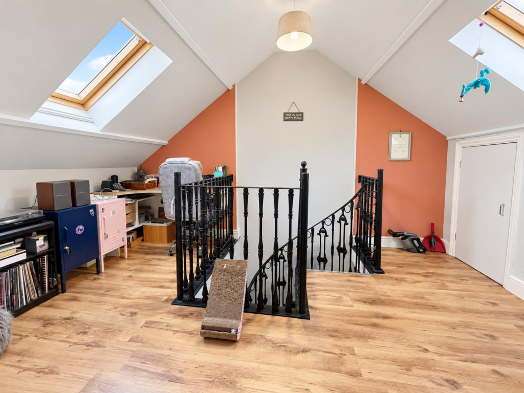 Apartment in Northampton, Phippsville - More
