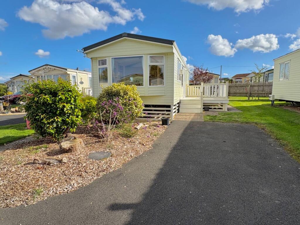2-bed caravan on Hanley Swan, Worcester, WR8 0DZ, £12,000