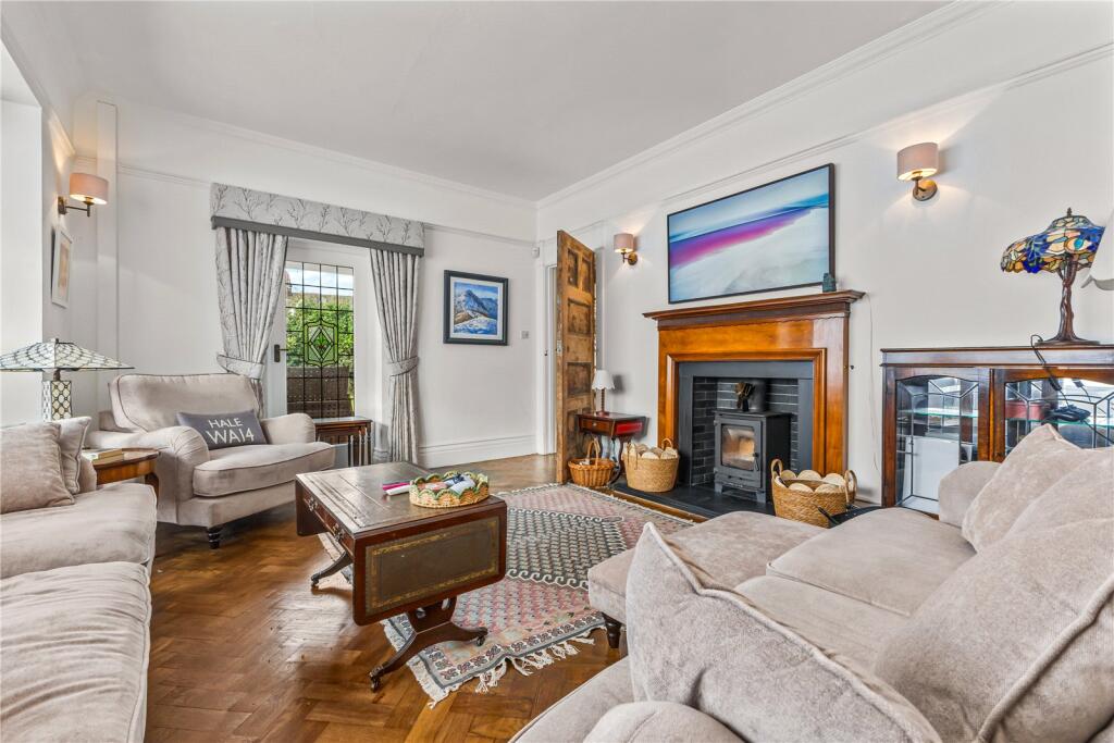 Seddon Road: Edwardian character in Hale village
