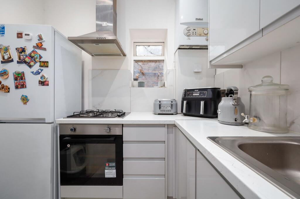 Apartment in London - View 3