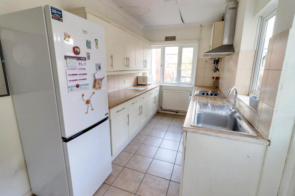 Blenheim Road, Reading - View 5