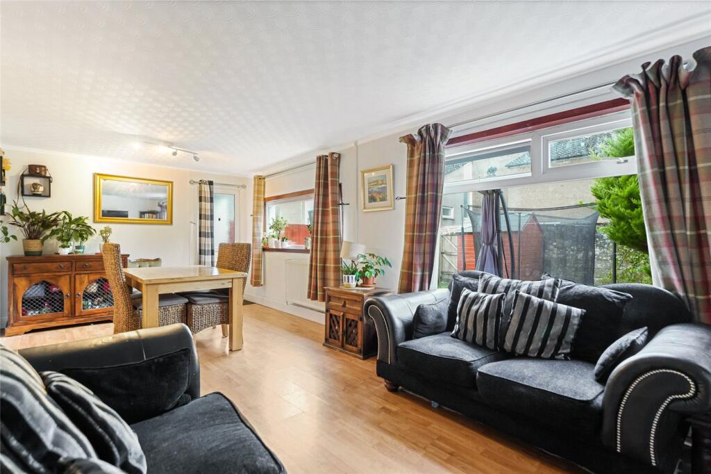 House in Cumbernauld, North Lanarkshire - View 4