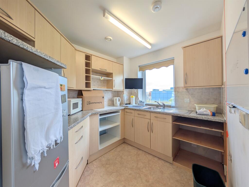 Apartment in Brighton - View 5