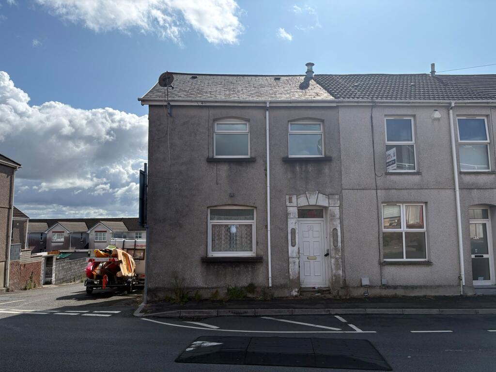 Main image of property: 36, Brynallt Terrace, Llanelli, Swansea SA15 1NB